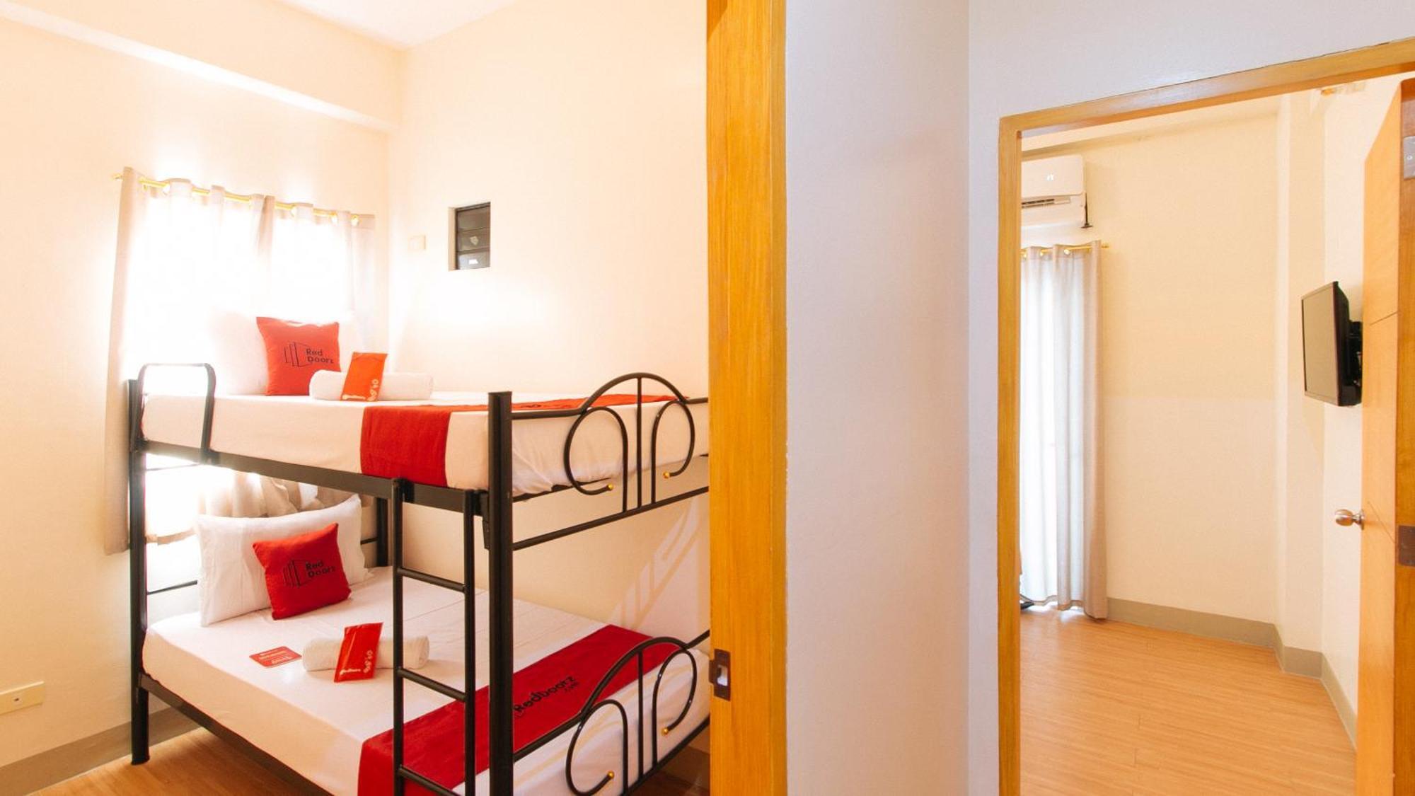 Reddoorz Plus At Alpina Heights Paranaque Paranaque City Buitenkant foto