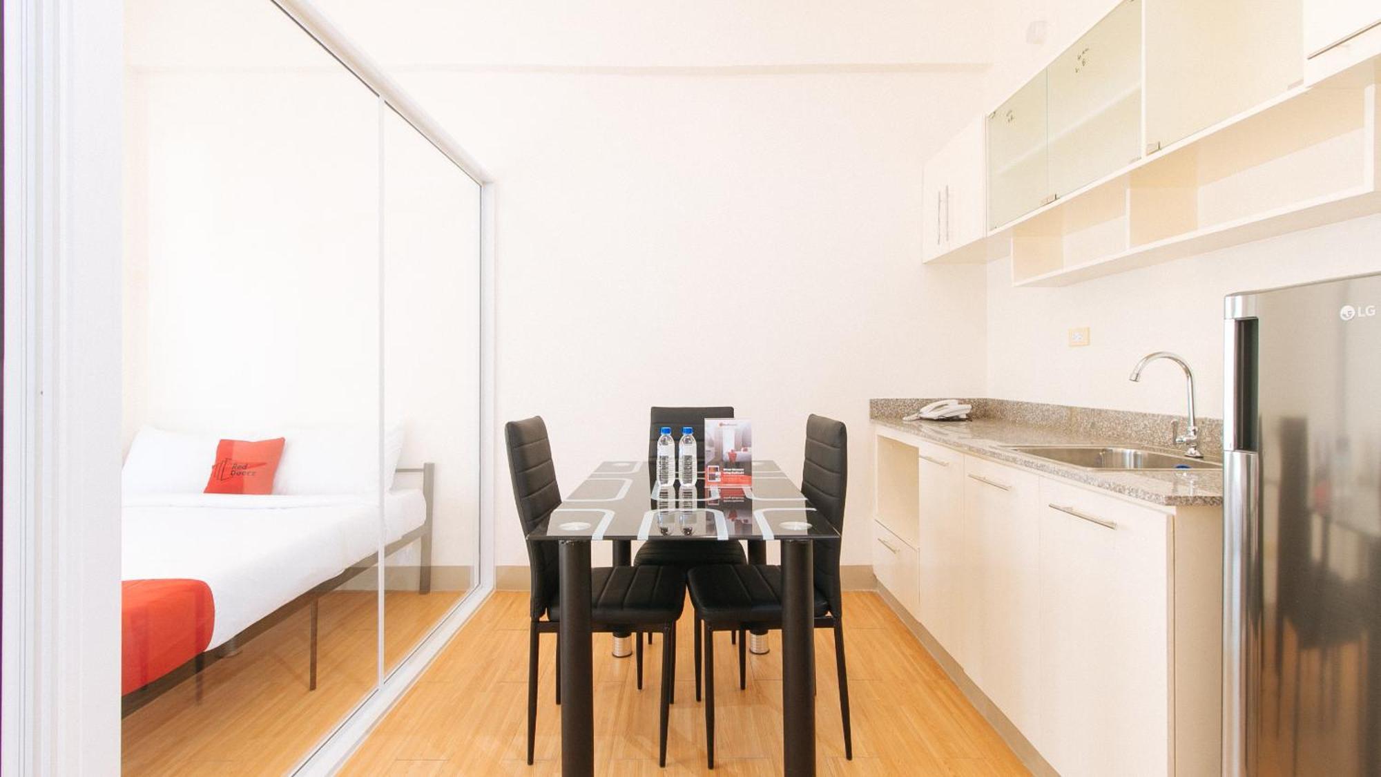Reddoorz Plus At Alpina Heights Paranaque Paranaque City Buitenkant foto