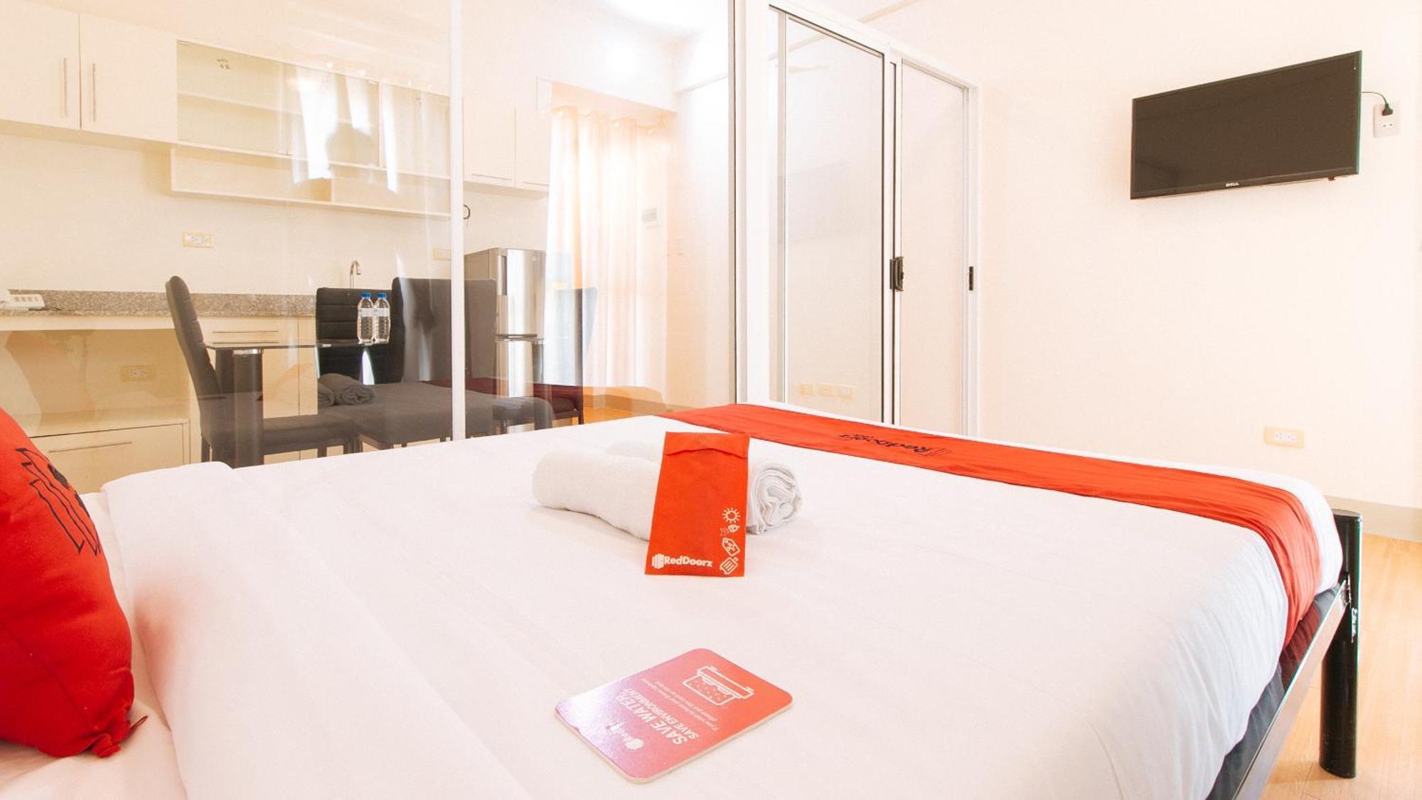 Reddoorz Plus At Alpina Heights Paranaque Paranaque City Buitenkant foto