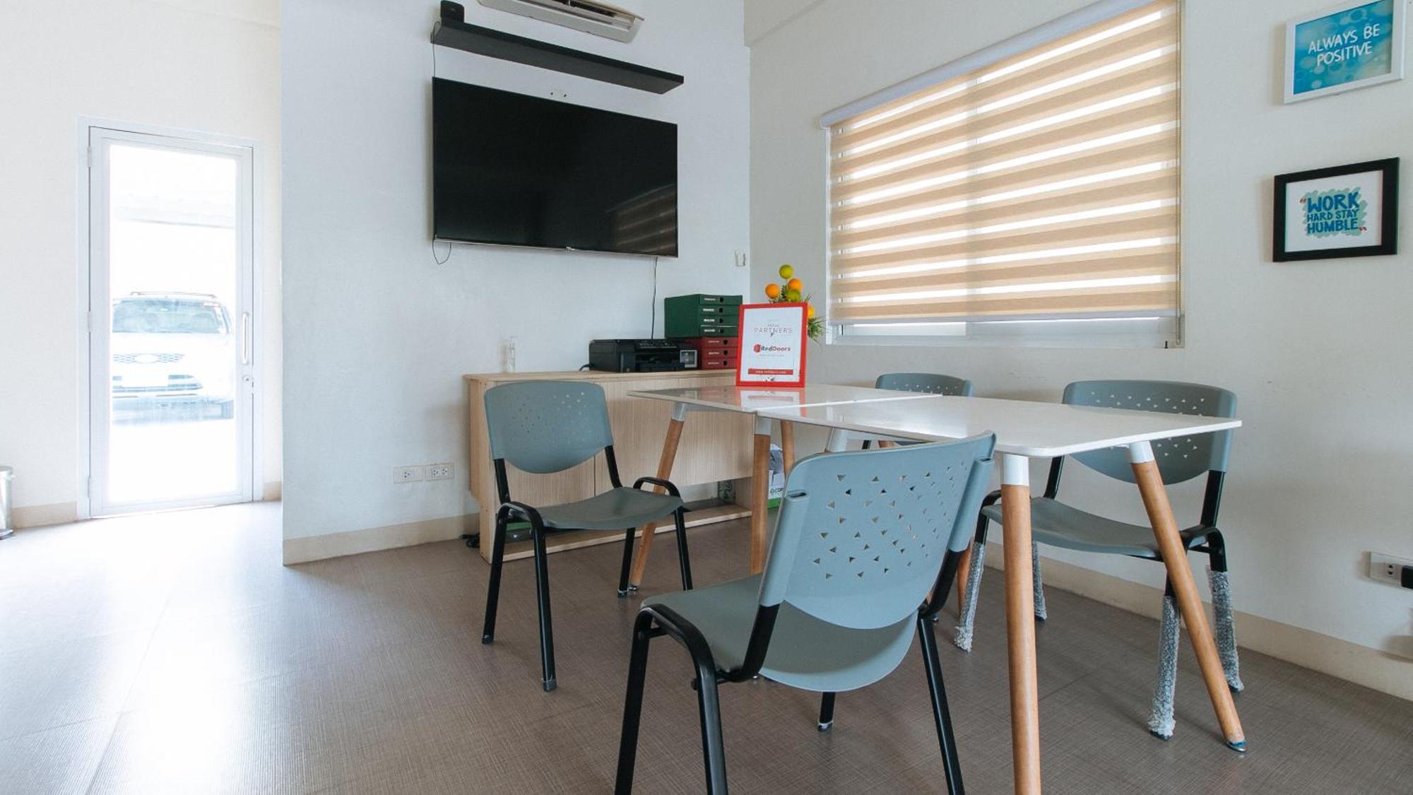 Reddoorz Plus At Alpina Heights Paranaque Paranaque City Buitenkant foto