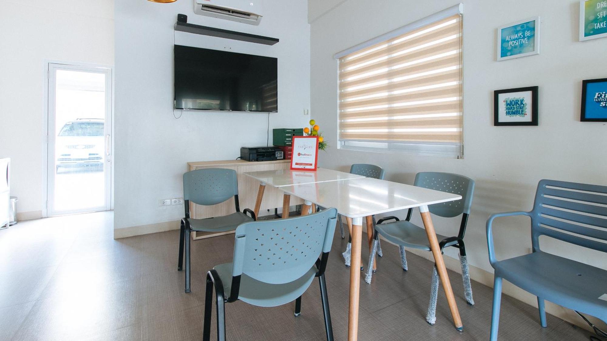 Reddoorz Plus At Alpina Heights Paranaque Paranaque City Buitenkant foto